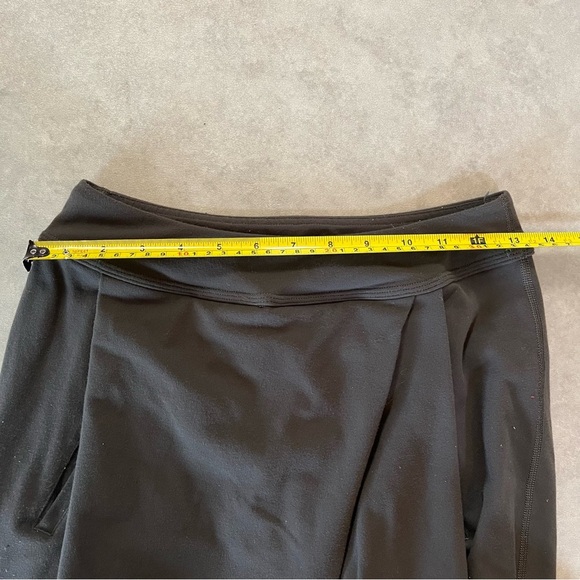 lululemon pants women Asymmetrical Faux Wrap Front Slouchy. Size 6 - Picture 5 of 7